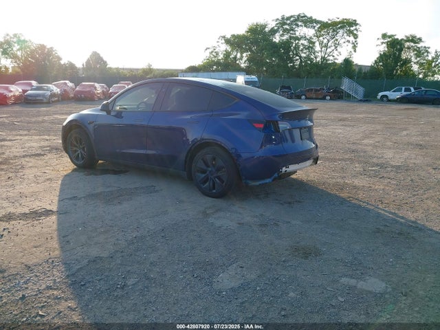 2025 TESLA MODEL Y 7SAYGDEE5SF261108 Photo 2