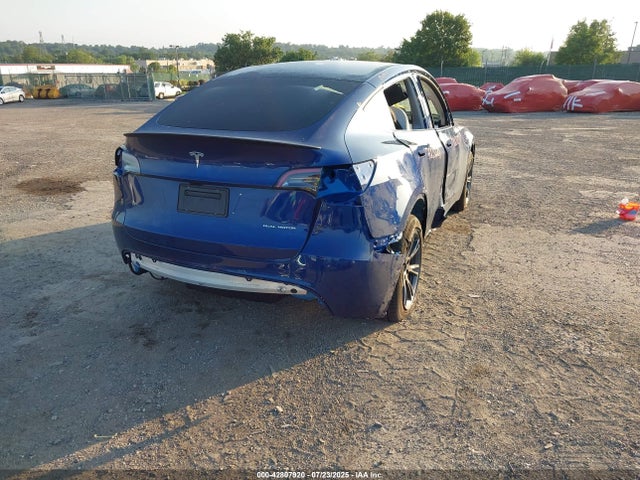 2025 TESLA MODEL Y 7SAYGDEE5SF261108 Photo 3