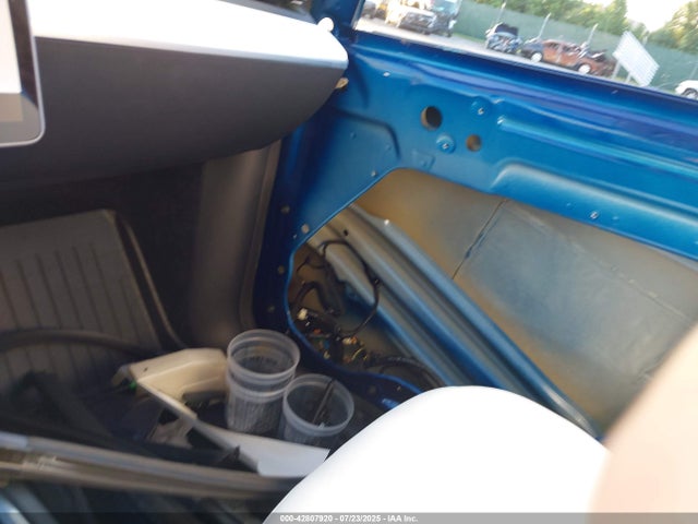 2025 TESLA MODEL Y 7SAYGDEE5SF261108 Photo 5