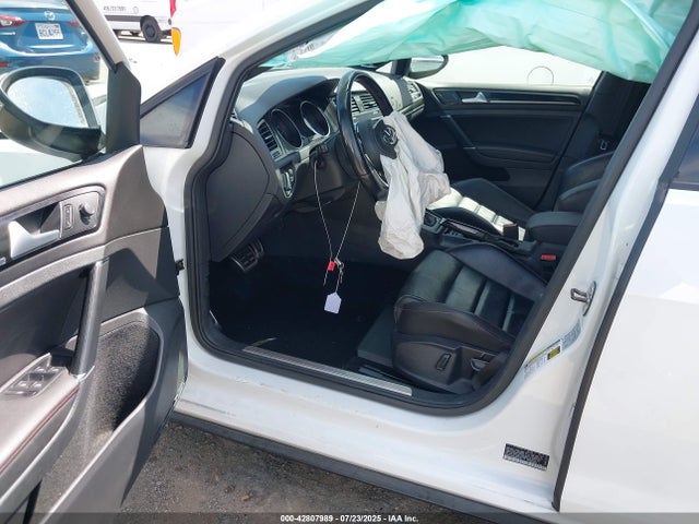 3VW4T7AU4GM041187 Volkswagen 2016