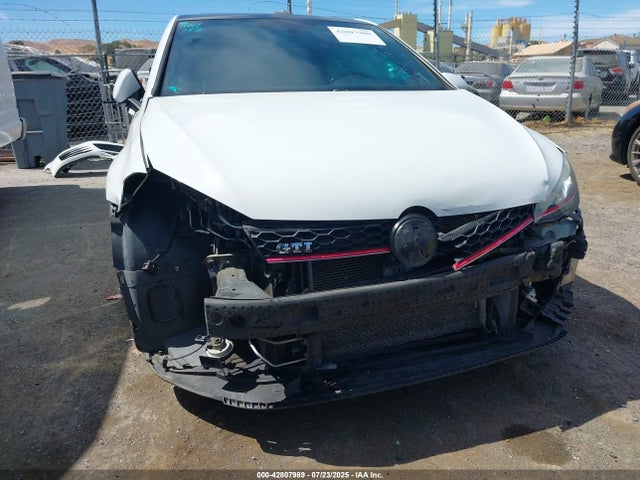 3VW4T7AU4GM041187 Volkswagen 2016