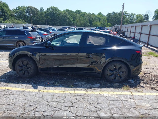 7SAYGDED4RA332118 Tesla Model Y