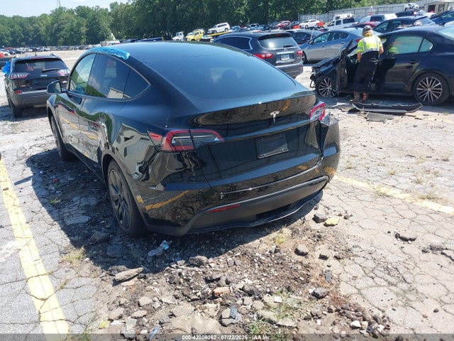 2024 TESLA MODEL Y 7SAYGDED4RA332118 Photo 2