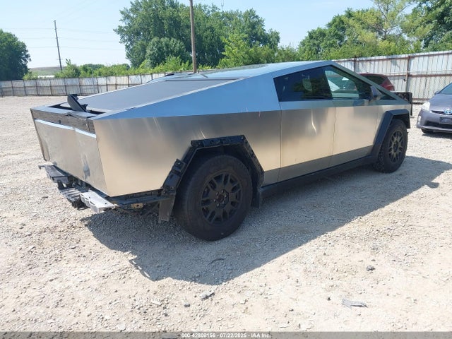 2024 TESLA CYBERTRUCK 7G2CEHED7RA007352 Photo 3