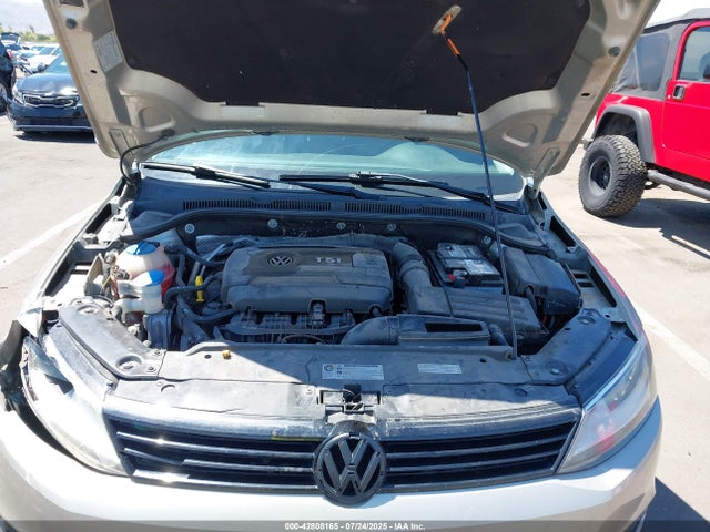 3VWD17AJ9EM263409 Volkswagen Jetta