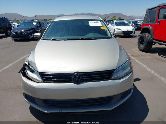 3VWD17AJ9EM263409 Volkswagen Jetta