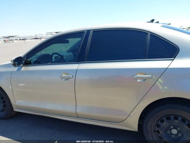 3VWD17AJ9EM263409 Volkswagen Jetta