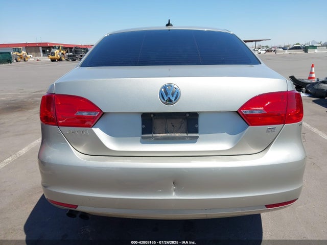 3VWD17AJ9EM263409 Volkswagen Jetta