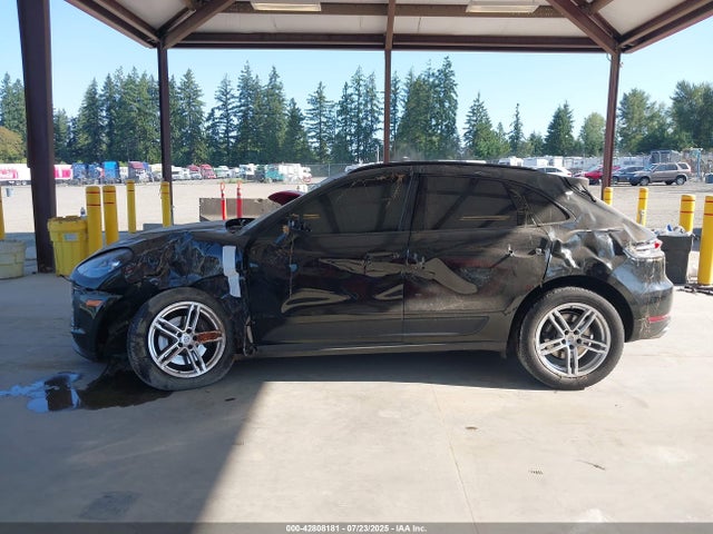 Porsche 2019 2019 WP1AA2A58KLB02282 Image 14
