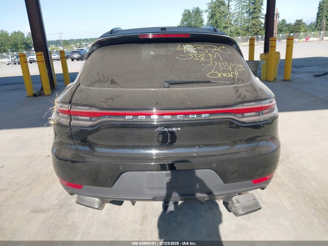 Porsche 2019 2019 WP1AA2A58KLB02282 Image 16