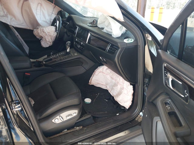 Porsche 2019 2019 WP1AA2A58KLB02282 Image 5