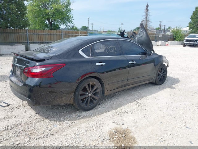 1N4AL3AP5HC245143 Nissan 2017