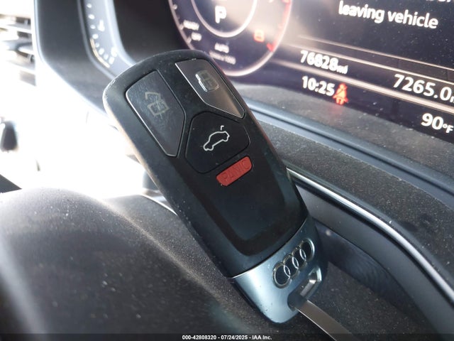 2017 AUDI A4 WAUENAF46HA075182 Photo 10