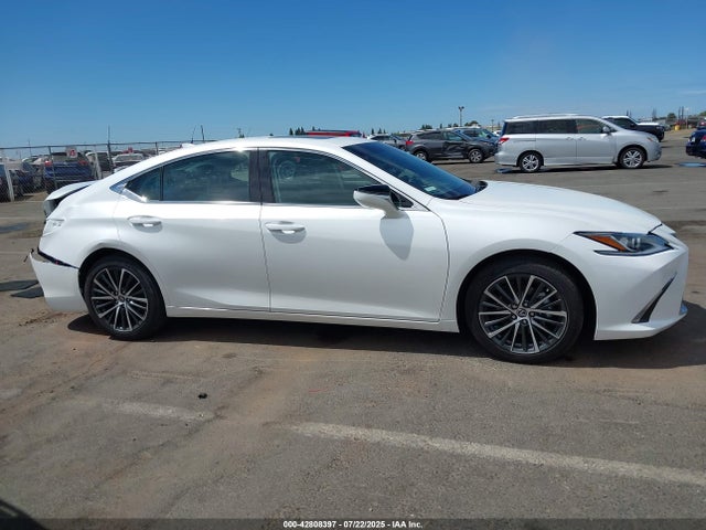 58ADA1C10SU065116 Lexus a25a-fxs
