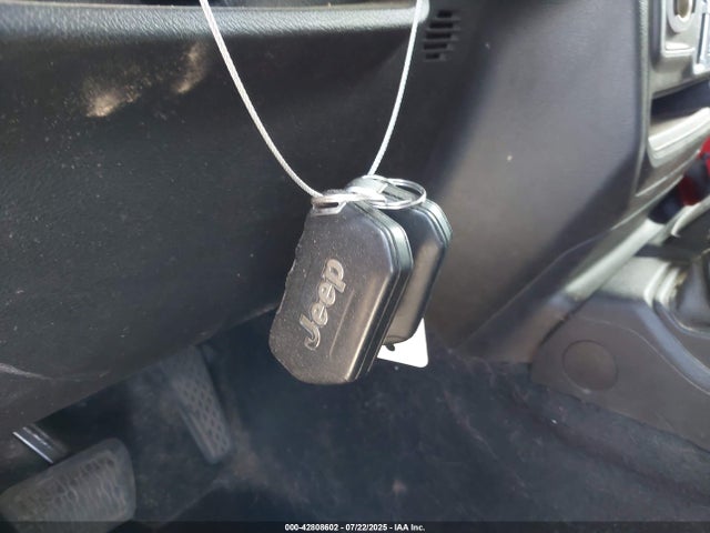 1C6HJTFGXLL182001 Jeep 2020