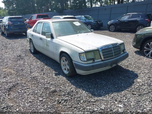 1993 MERCEDES-BENZ 300 WDBEA28E3PB884995