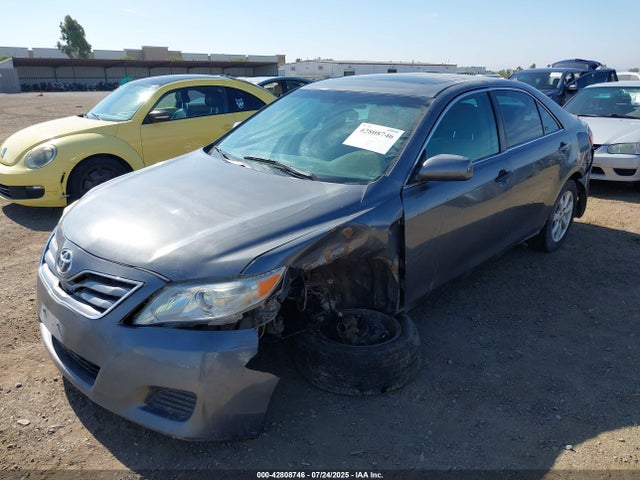 42808746 :رقم المزاد ، 4T1BF3EK1BU228339 vin ، 2011 Toyota Camry Le مزاد بيع