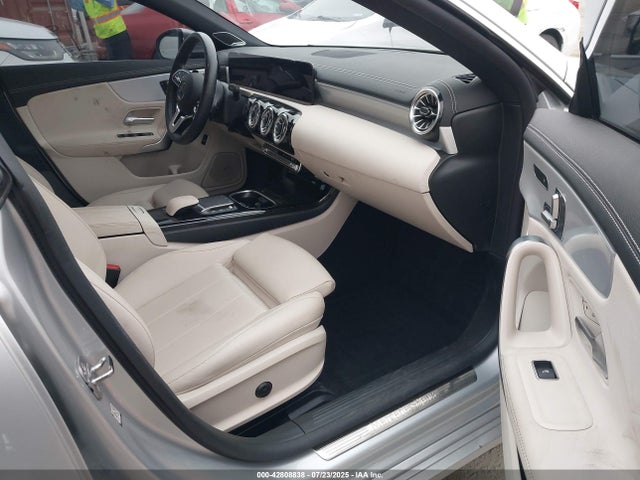 W1K5J4HB9PN373802 Mercedes-Benz m260