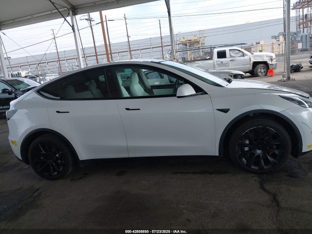 5YJYGDEE3MF154056 Tesla Model Y