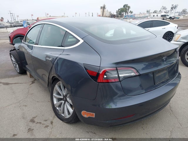 Tesla 2019 2019 5YJ3E1EA9KF447310 Image 3
