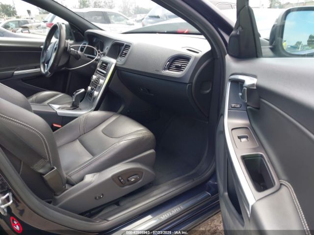 2017 VOLVO V60 YV140MEK2H1364875 Photo 4