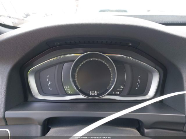 2017 VOLVO V60 YV140MEK2H1364875 Photo 6