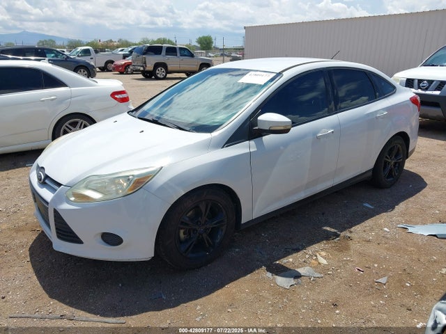 Ford 2014 2014 1FADP3F25EL145568 Image 2