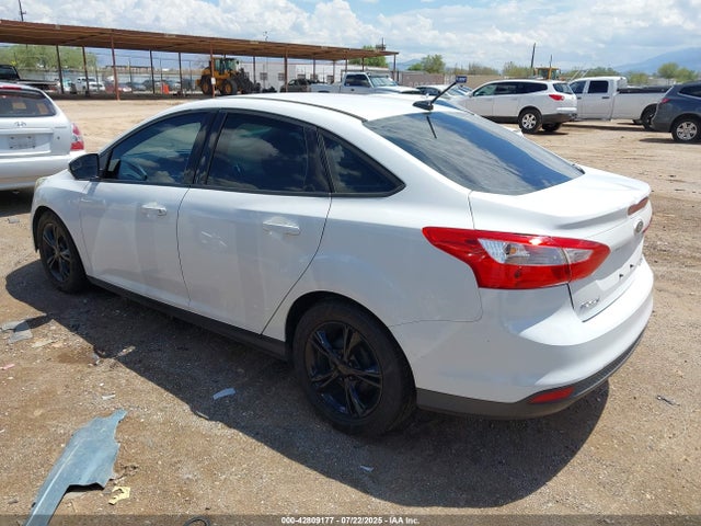 Ford 2014 2014 1FADP3F25EL145568 Image 3