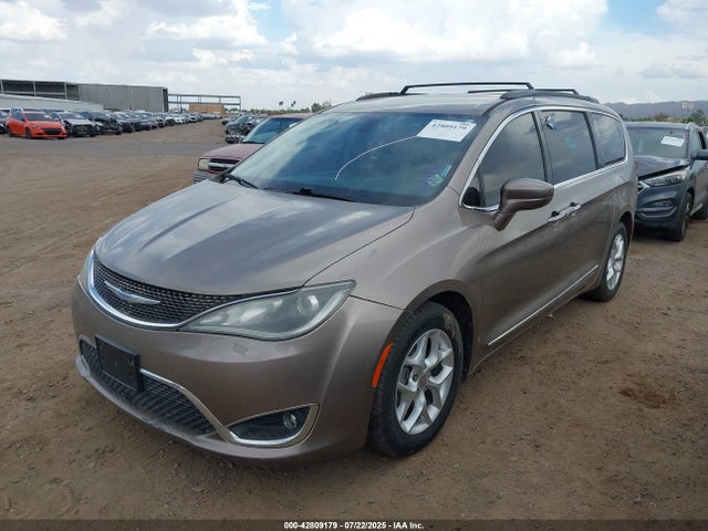 Chrysler 2017 2017 2C4RC1BGXHR822952 Image 2