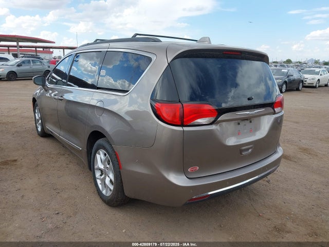 Chrysler 2017 2017 2C4RC1BGXHR822952 Image 3