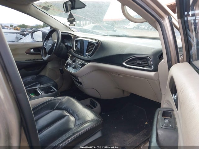 Chrysler 2017 2017 2C4RC1BGXHR822952 Image 5