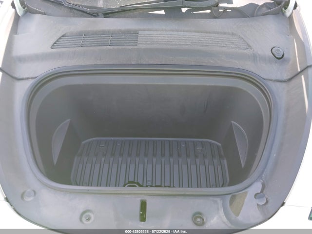 2020 TESLA MODEL Y 5YJYGDEF5LF001976 Photo 9