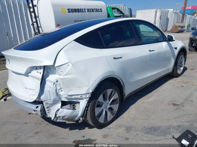 2020 TESLA MODEL Y 5YJYGDEF5LF001976 Photo 3