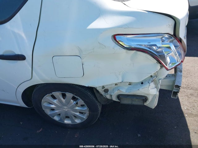 3N1CN7AP0GL889532 Nissan 2016
