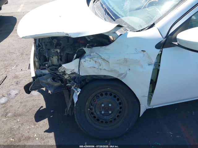 3N1CN7AP0GL889532 Nissan 2016