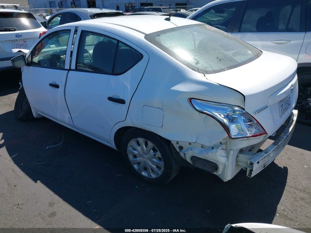 3N1CN7AP0GL889532 Nissan 2016