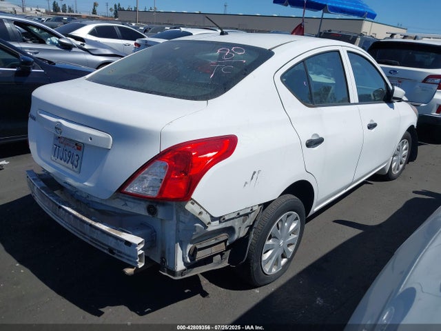 3N1CN7AP0GL889532 Nissan 2016