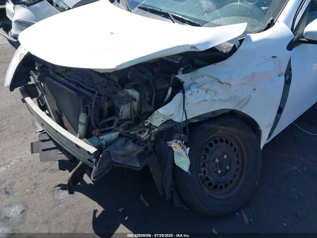 3N1CN7AP0GL889532 Nissan 2016