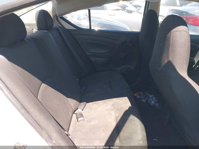 3N1CN7AP0GL889532 Nissan 2016