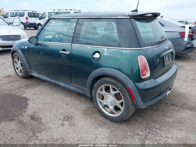 2006 MINI COOPER S WMWRE335X6TJ39543 Photo 2