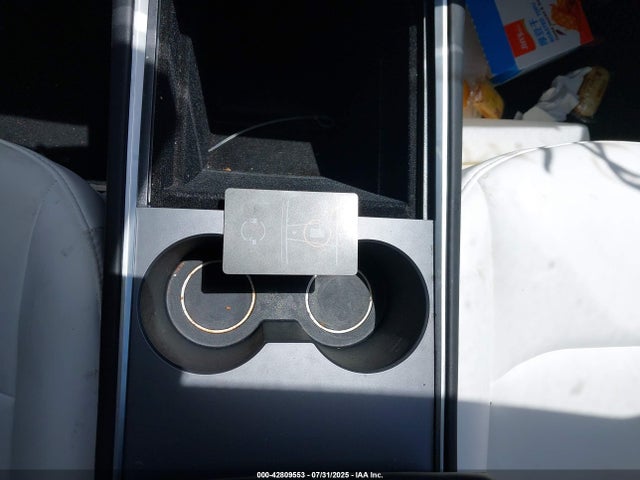 2025 TESLA MODEL Y 7SAYGDEE5SF297459 Photo 10