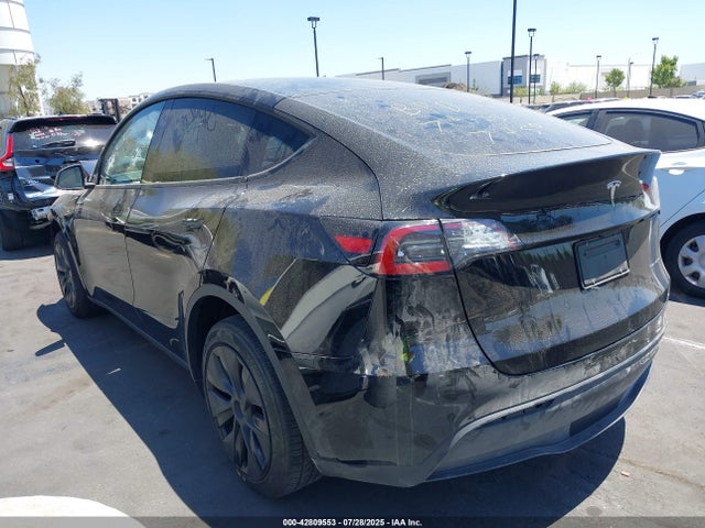 2025 TESLA MODEL Y 7SAYGDEE5SF297459 Photo 2