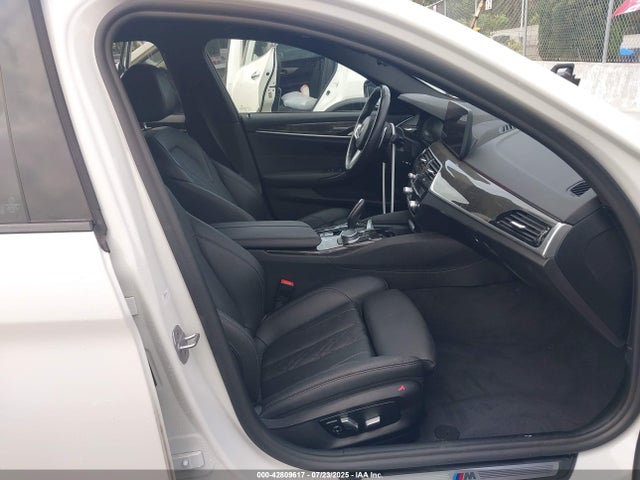 WBA53BH04MWX03145 BMW 530I