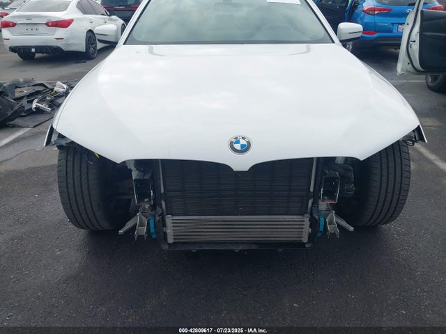 WBA53BH04MWX03145 BMW 530I