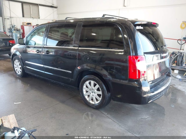 2C4RC1BG2ER211292 Chrysler Town and Country