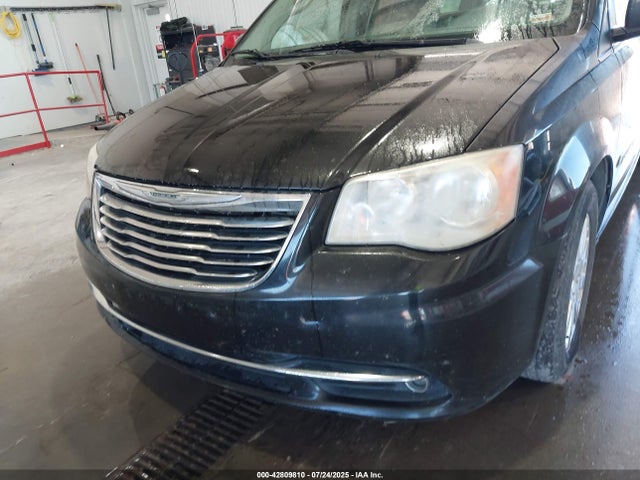 2C4RC1BG2ER211292 Chrysler Town and Country
