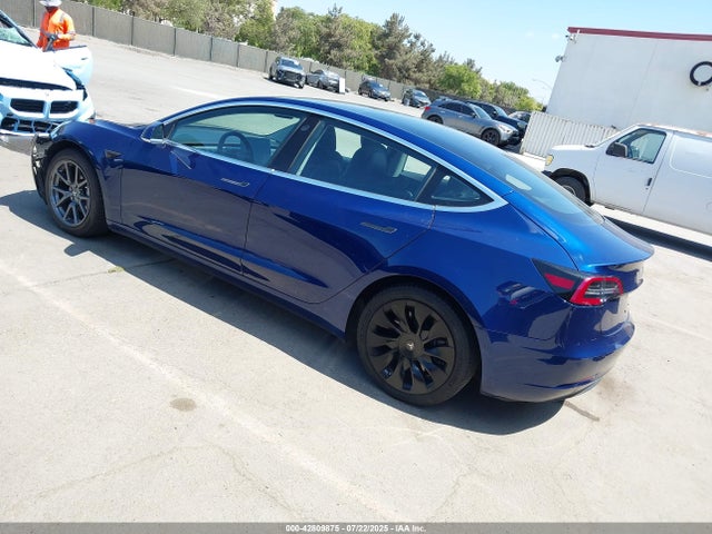 2018 TESLA MODEL 3 5YJ3E1EB1JF120293 Photo 2