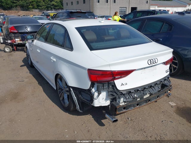 2017 AUDI A3 WAUB8GFF7H1039922 Photo 2