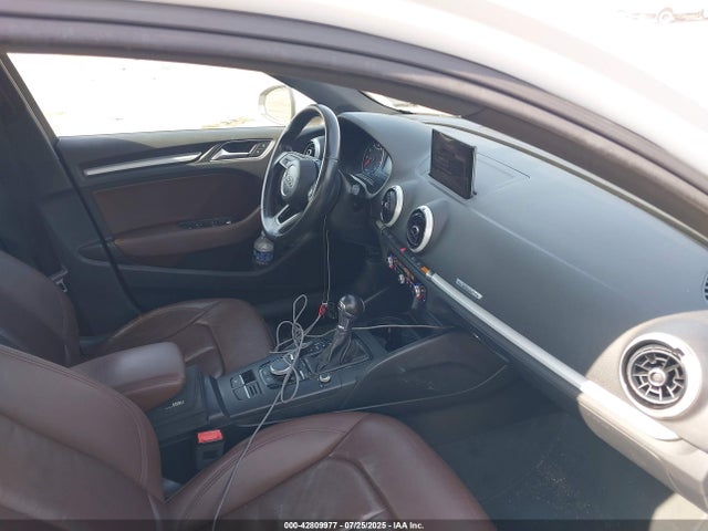 2017 AUDI A3 WAUB8GFF7H1039922 Photo 4
