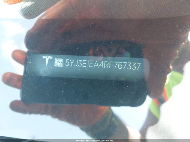 5YJ3E1EA4RF767337 Tesla 2024